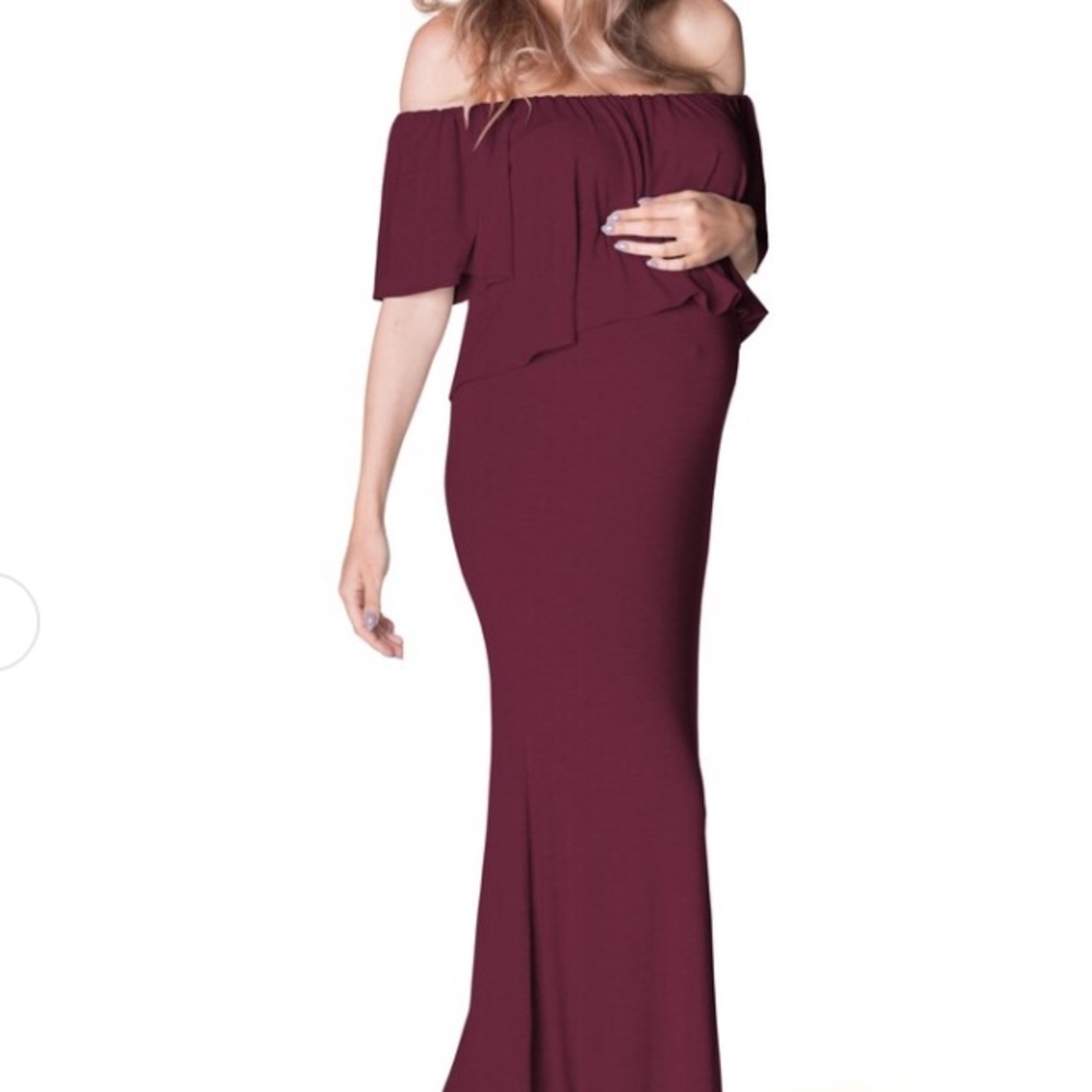 NWOT Bun Maternity Off the Shoulder Maxi Dress